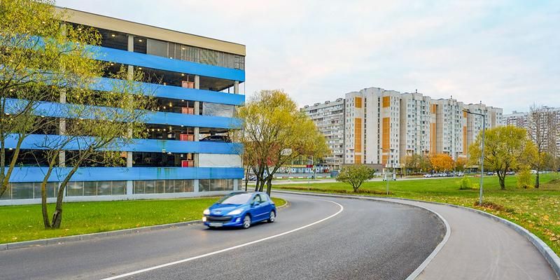 На юго-западе столицы благоустроили проезд между Старобитцевской улицей и МКАД