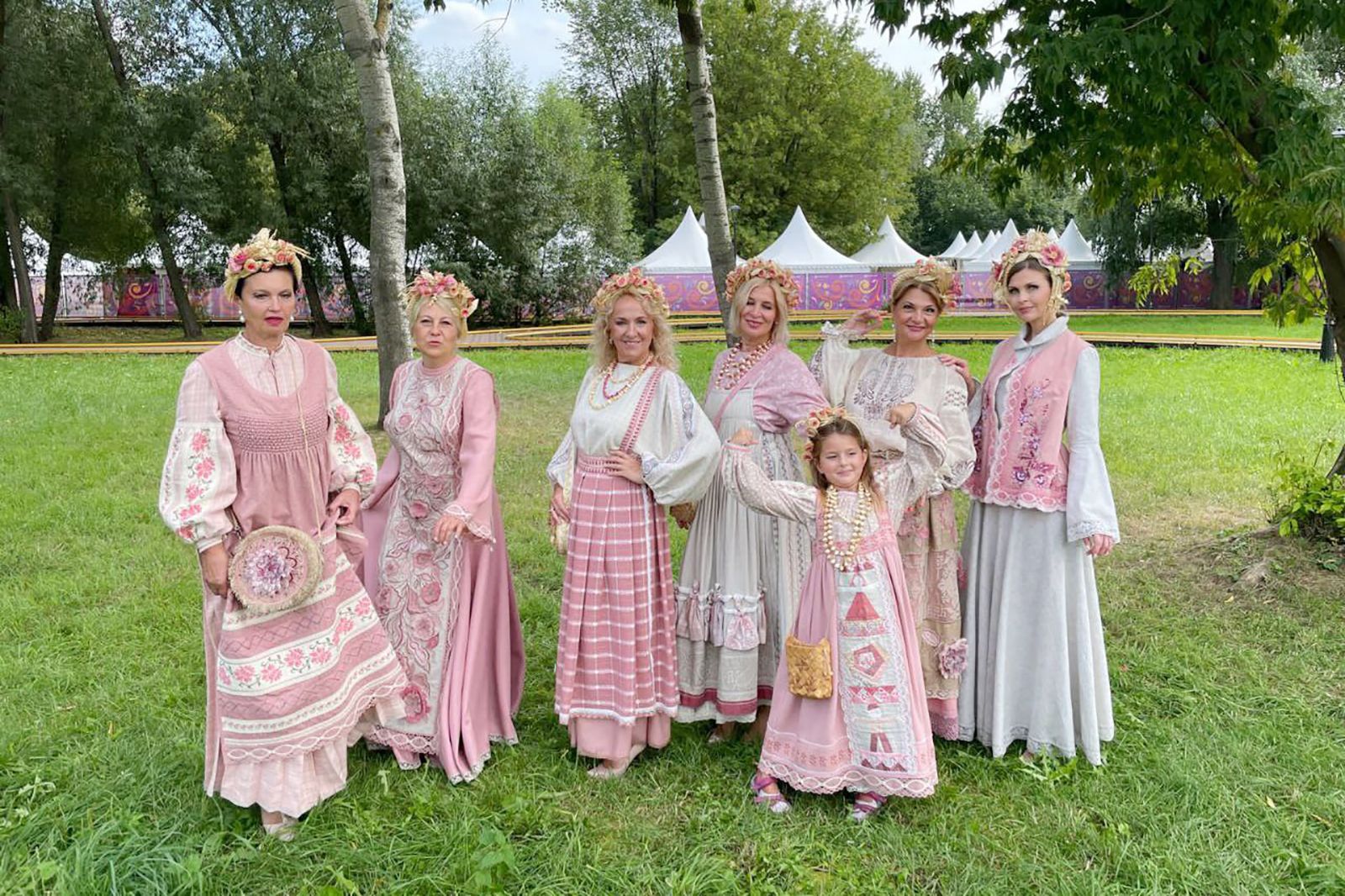 День бабушек и дедушек: как занятия проекта «Московское долголетие» сближают москвичей старшего поколения с внуками