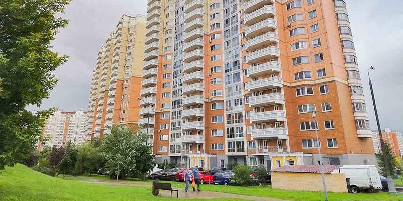 Два коммерческих помещения у станции метро «Некрасовка» выставили на торги