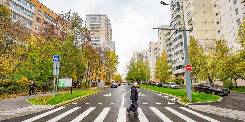 Новый асфальт и разметка: на Тарутинской улице провели масштабное благоустройство