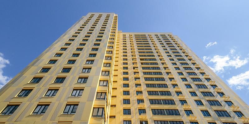 Более 150 семей переехали в новостройку на Ташкентской улице по программе реновации