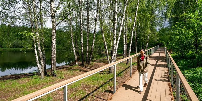 В парке «Москворецкий» обновили прогулочные тропы и сделали смотровые балкончики