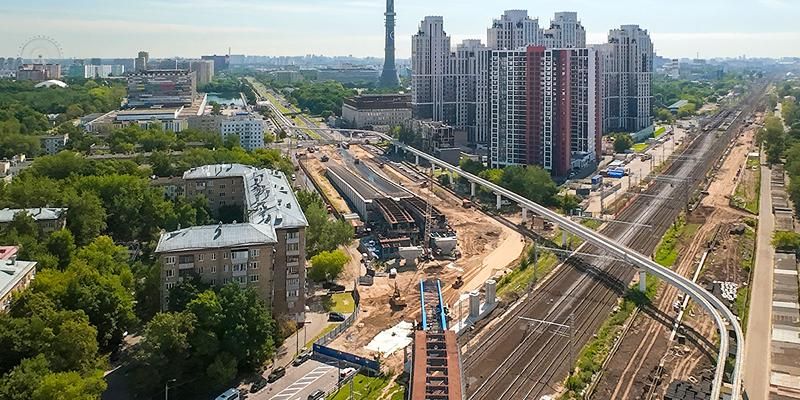 Приступили к новому этапу надвижки пролета путепровода через пути МЦД-3