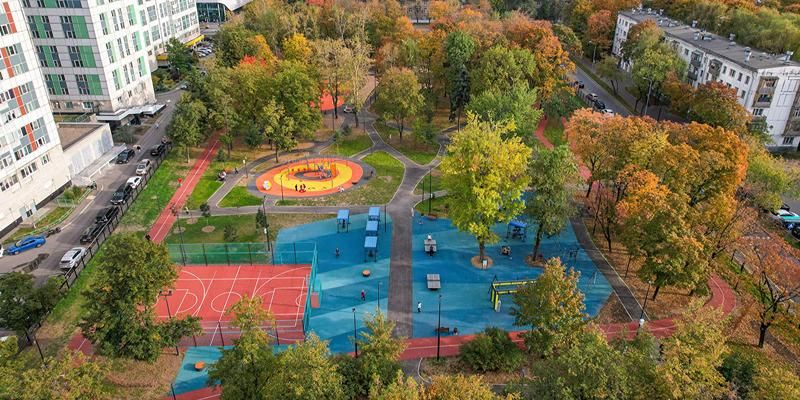 В парке «Янтарная горка» появились детский городок и спортивные зоны