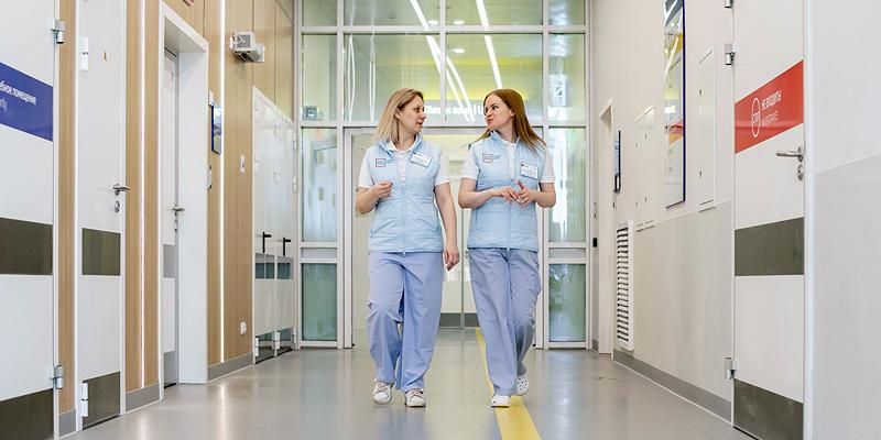 Окружить заботой: как социальные координаторы помогают пациентам столичных больниц