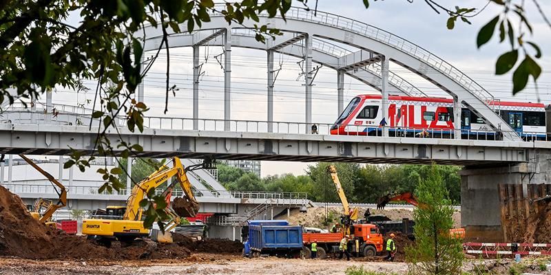 Собянин: В Москве будет построено еще 14 новых путепроводов через ж/д пути